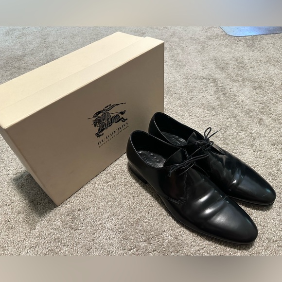 Burberry Men’s Derby Size 8.5 - Picture 1 of 4